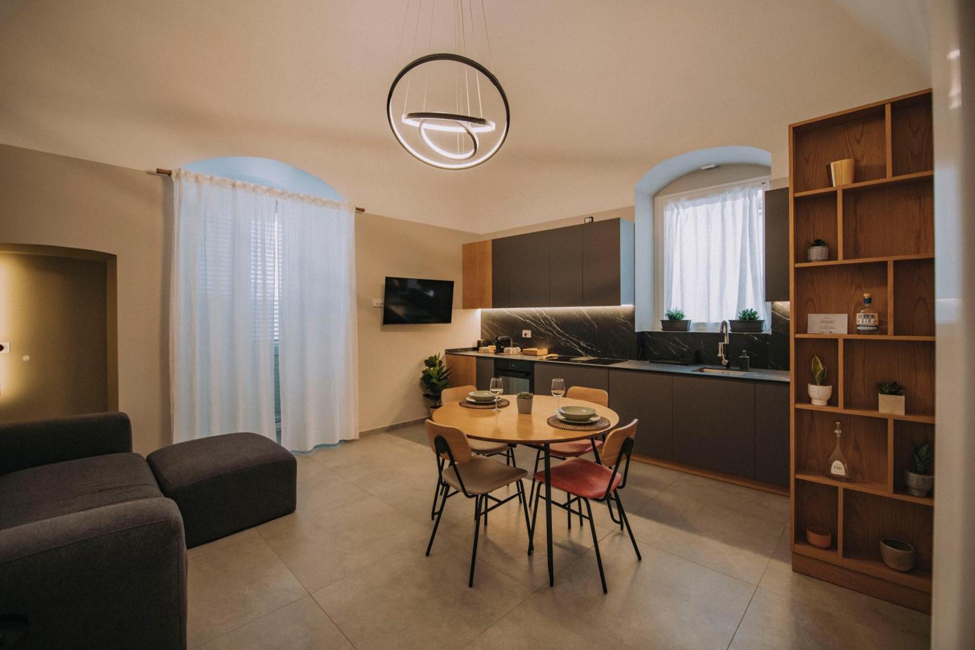 Sea Glow - Luxury Apartment Бішельє Екстер'єр фото